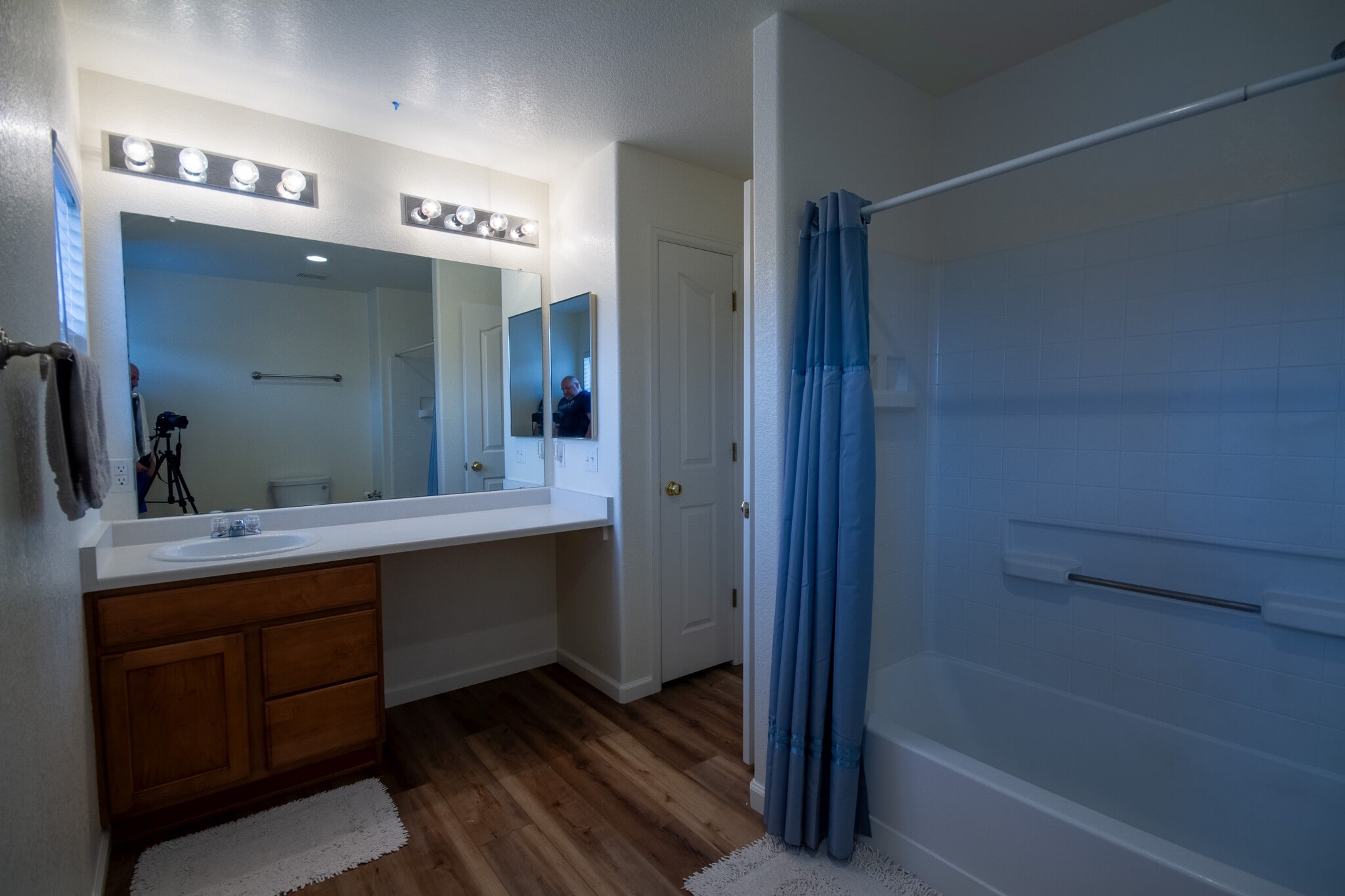 Building Photo - 5747 Jaguar Way