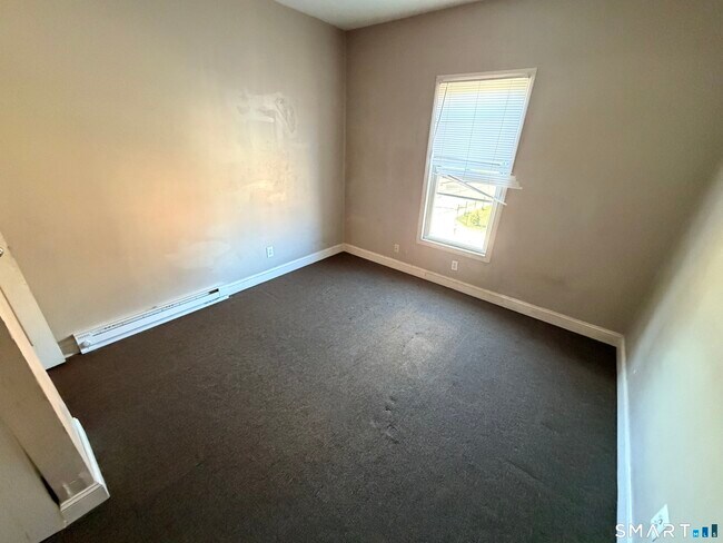 Building Photo - 51 Seyms St