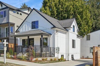 Building Photo - 2 bedroom in Seattle WA 98117