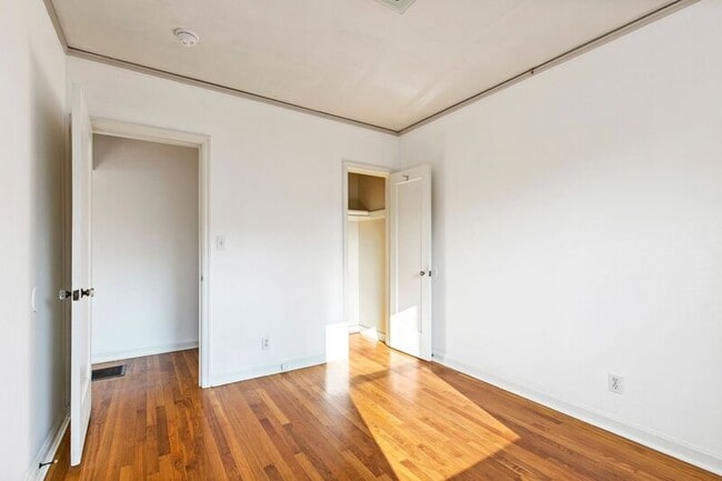 Building Photo - 931 NE Alberta St