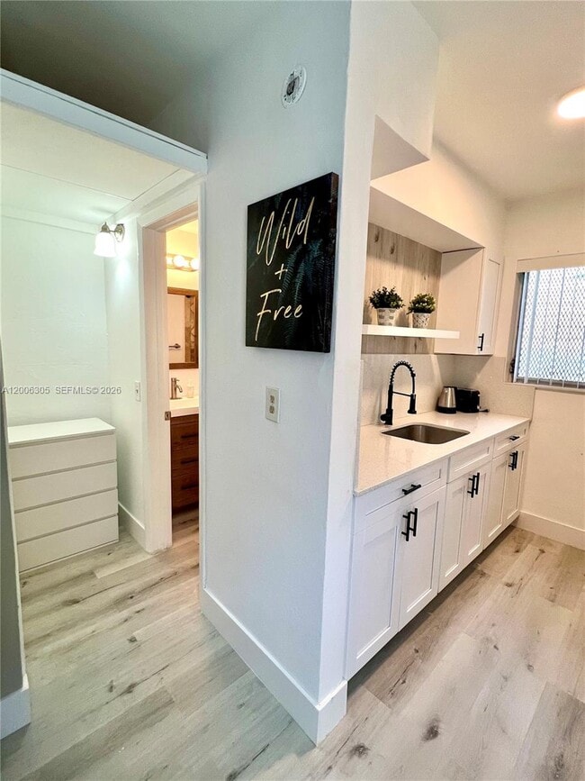 Building Photo - 825 Euclid Ave