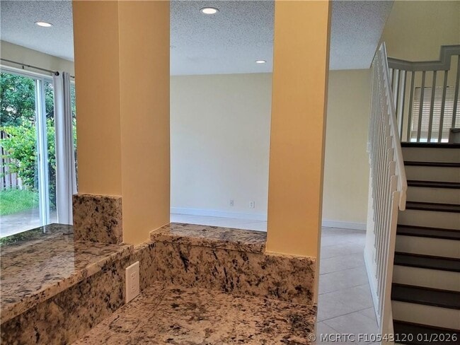 Building Photo - 3569 Santa Fe Pl