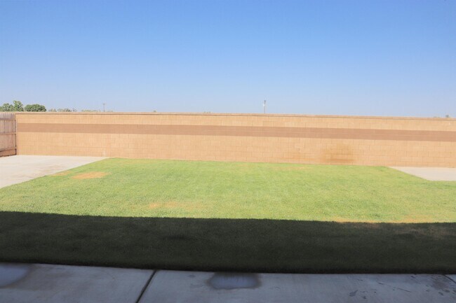 Building Photo - 1884 Clover Drive