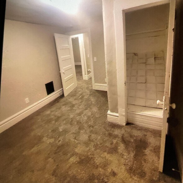 Building Photo - 460 Evers Ave