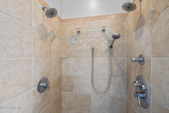 Building Photo - 8632 Sound Dr