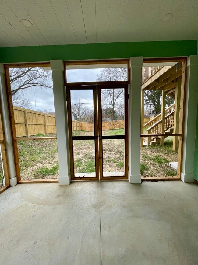 Building Photo - 323 50th Ave N