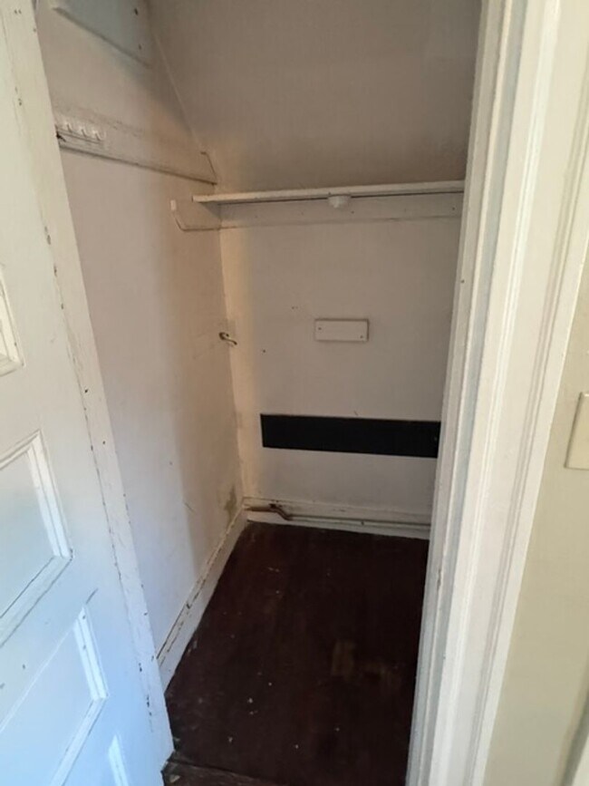 Building Photo - 20 Alcott St