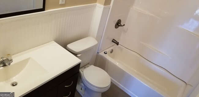 Building Photo - 10 Kirkwood St NE