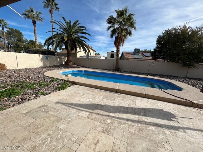 Building Photo - 3436 N Tenaya Wy