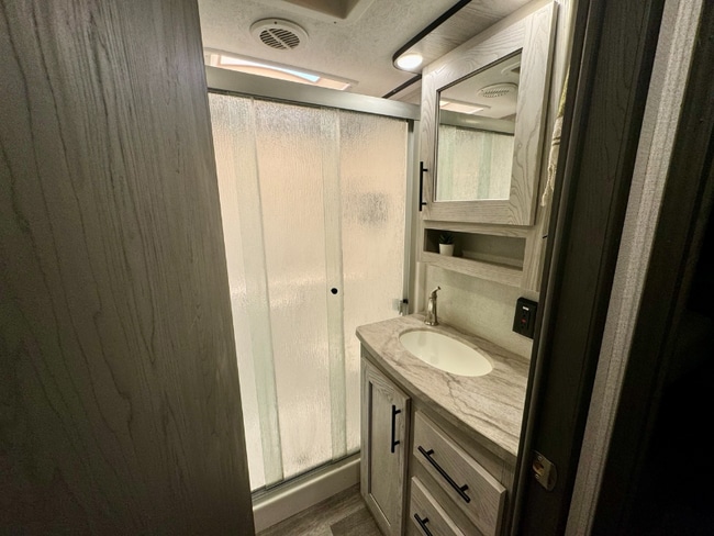 Building Photo - 1716 Sunbeam Lake Dr