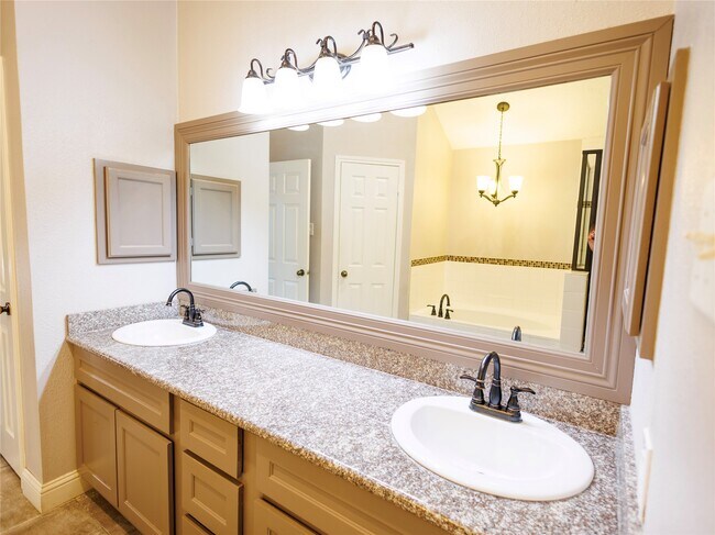 Building Photo - 16307 Mulberry Run Ct