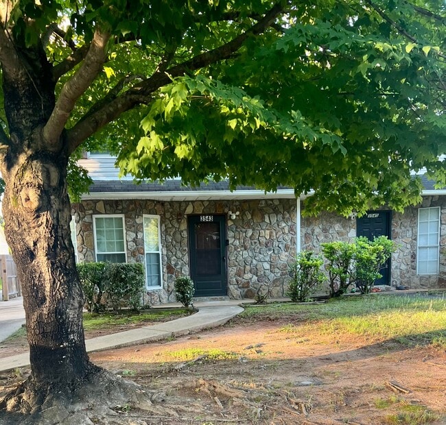 Building Photo - 3543 N Hopkins Ct