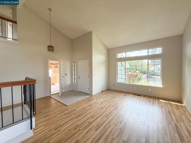 Building Photo - 118 Meadowlark Way