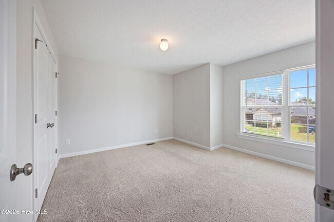 Building Photo - 424 Arrowwood Dr