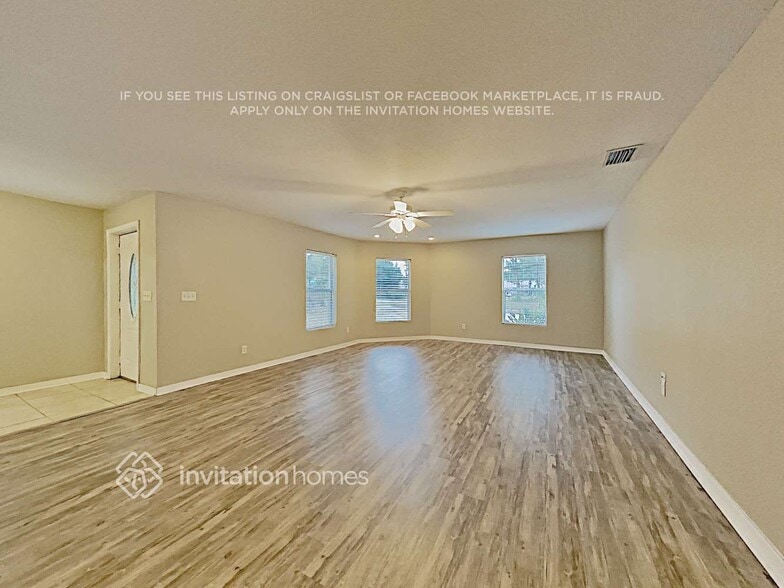 Building Photo - 2401 Granada Cir E