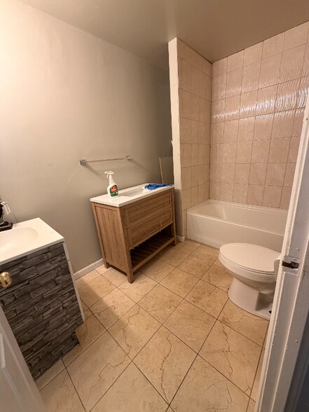 Building Photo - 9216 Crandall Rd