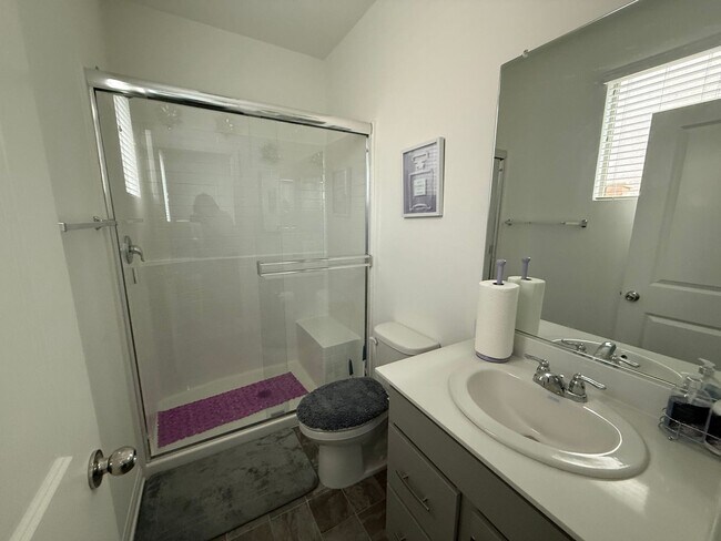 Building Photo - 1 bed 1 bath Casita in Winchester