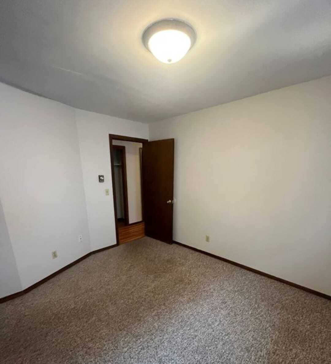 Building Photo - 708 W Lincoln Ave