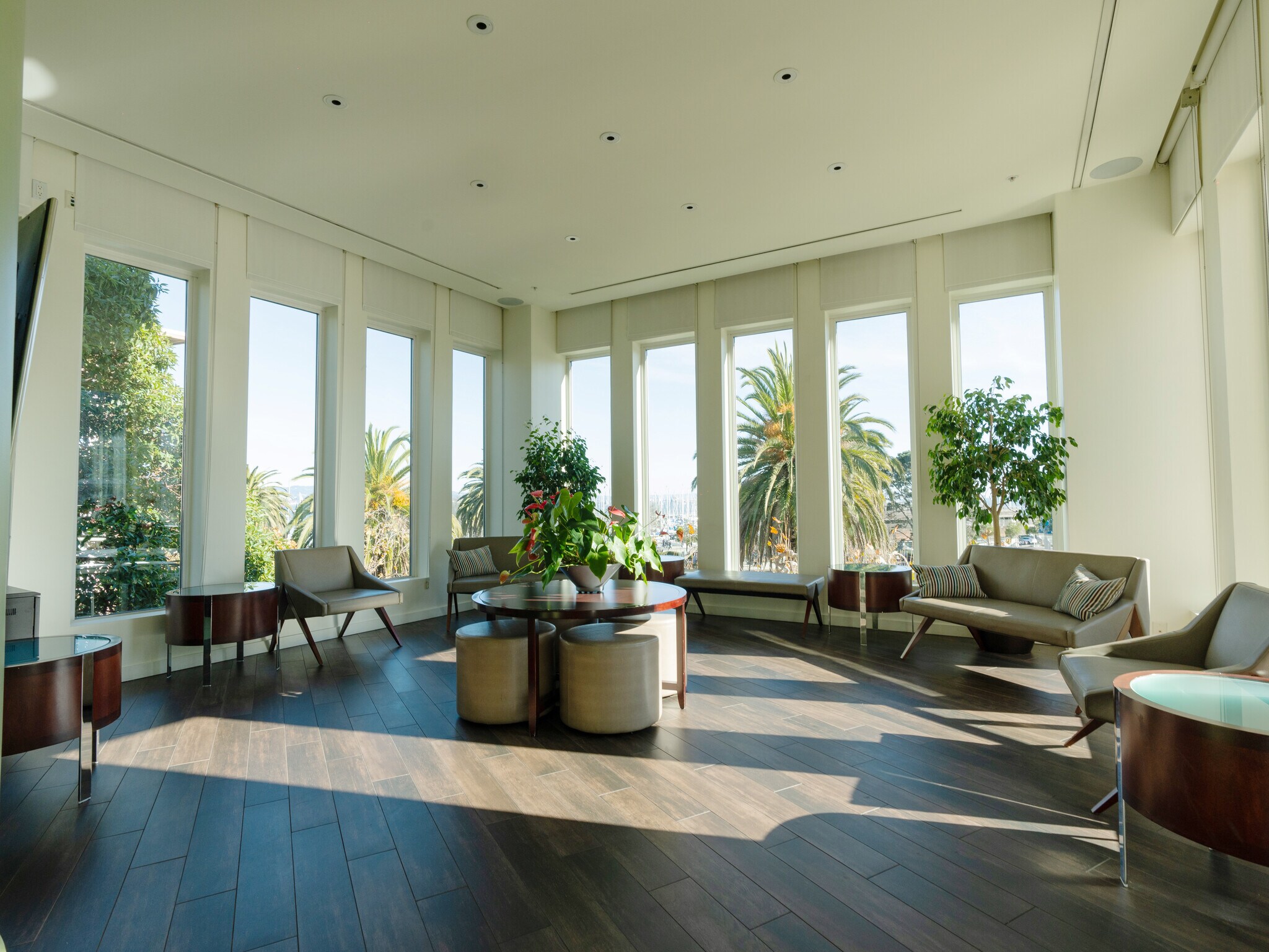 Building Photo - 88 King St