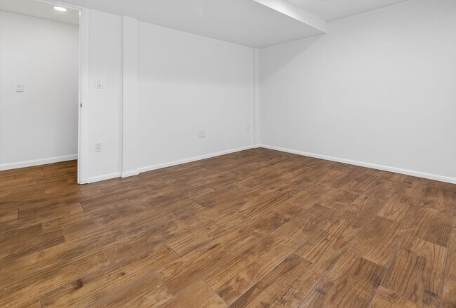 Building Photo - Stunning 4 bed + office, 4 bath rental home in Damascus!