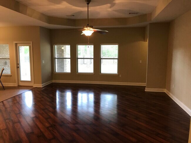 Building Photo - 24 Mozart Ln