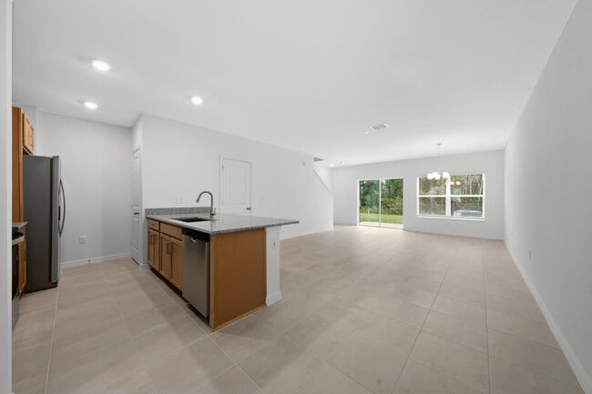 Building Photo - 2814 Raindrop Run St