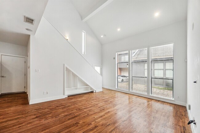 Building Photo - 4427 Eigel St