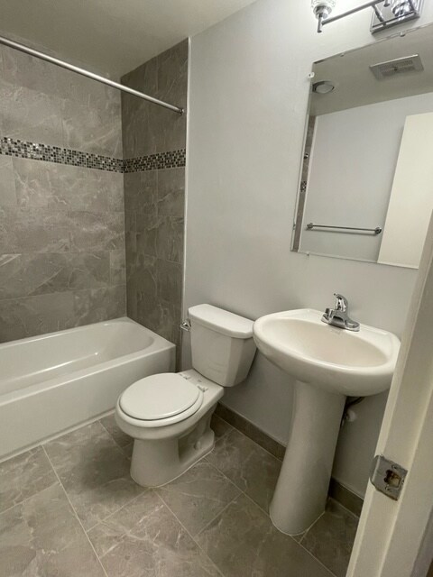 Building Photo - 4020 Washington Blvd