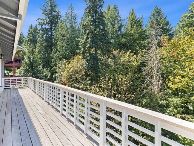 Building Photo - Newly Renovated Beaverton Home with Natura...