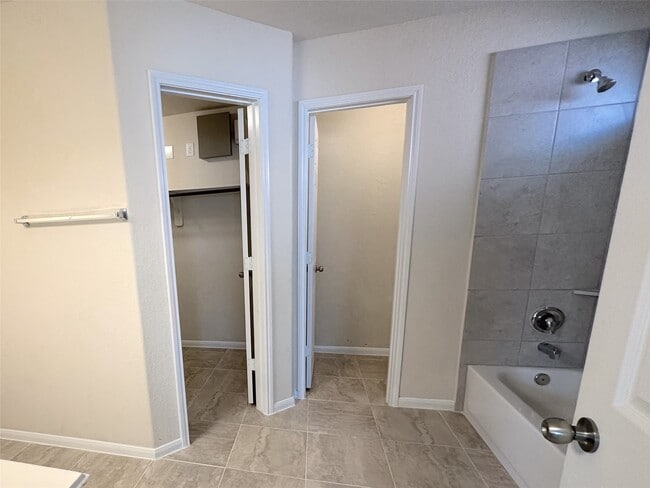 Building Photo - 18323 Spruce Tree Line Trl