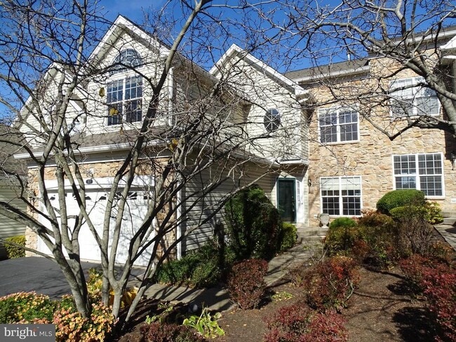 Building Photo - 213 Silverbell Ct