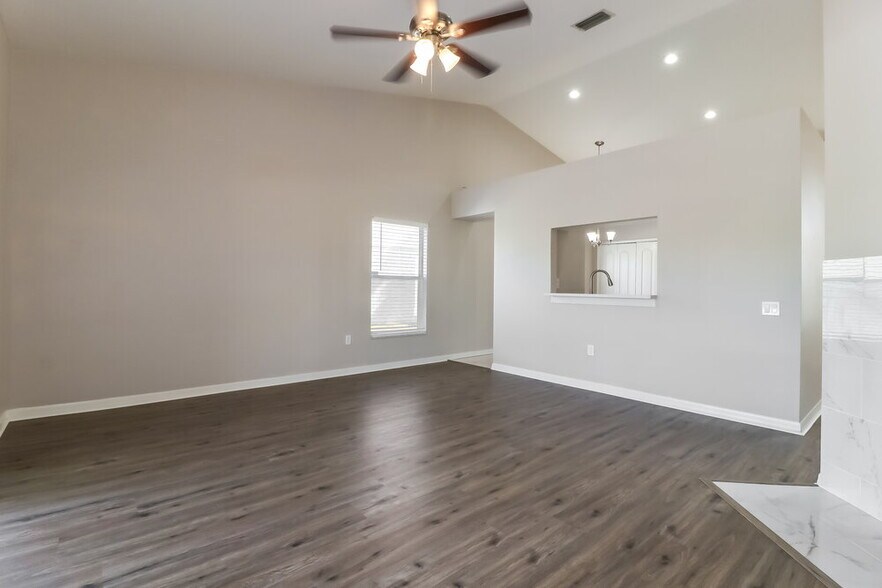 Building Photo - 29505 Morningmist Dr