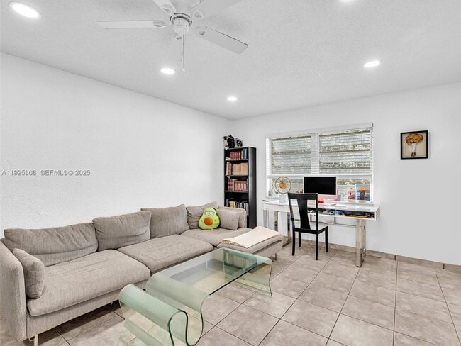 Building Photo - 5130 SW 40th Ave