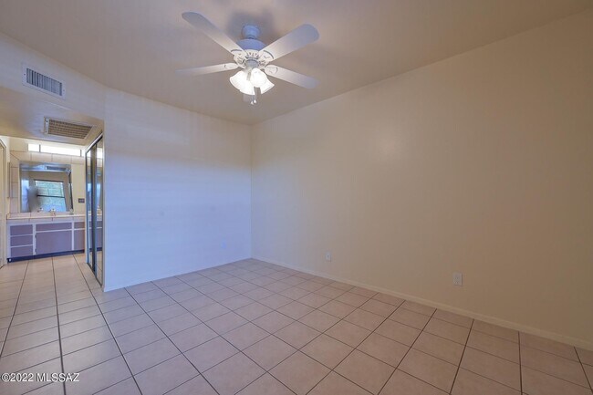 Building Photo - Eastside Condo