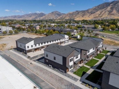 Building Photo - 35 N Gateway Dr