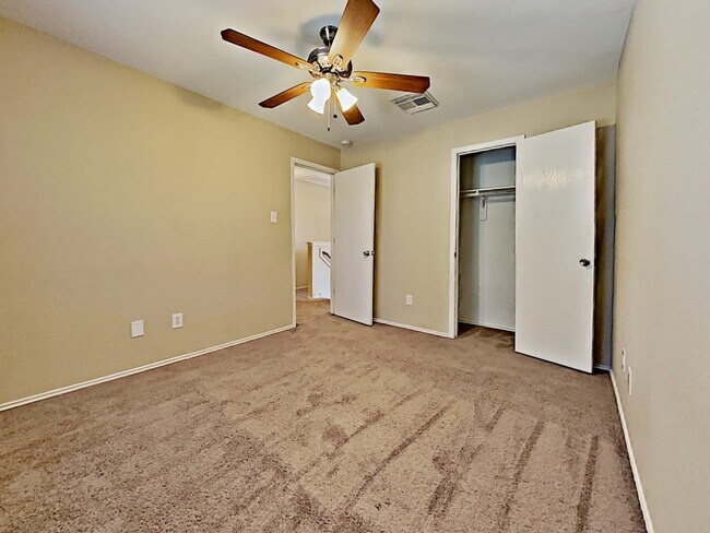 Building Photo - 9211 Shaded Pines Dr