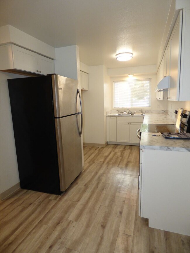 Building Photo - Lancaster Townhomes