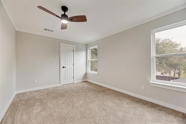 Building Photo - 3824 Parkmont Dr