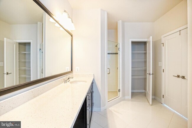 Building Photo - 23646 Hopewell Manor Terrace