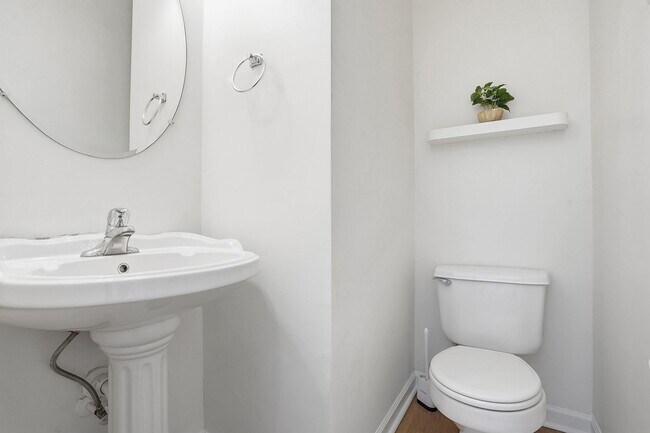 Building Photo - Stunning home nestled at the end of a quiet cul-de-sac!