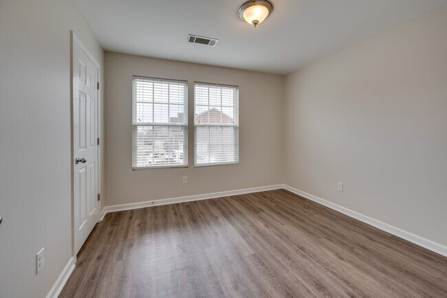 Building Photo - 2609 Jordan Ridge Dr