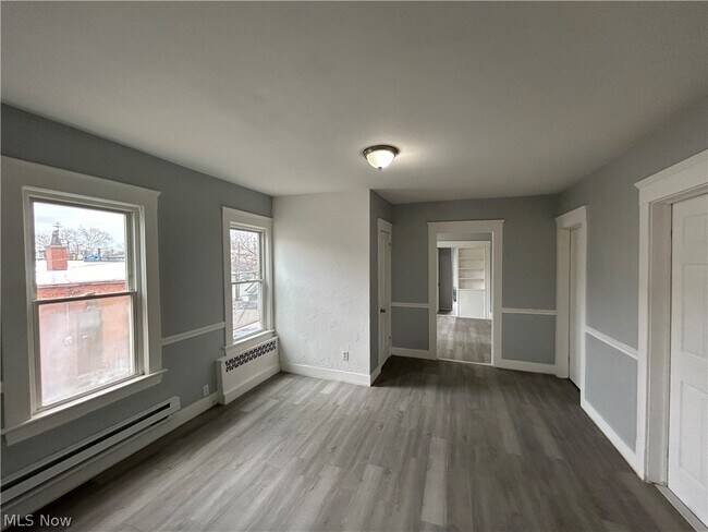 Building Photo - 3512 Henritze Ave