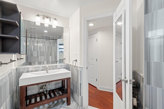 Building Photo - 1354 Euclid St NW