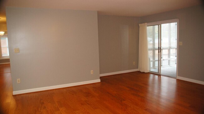 Large open living room - 2102 Stephenson Ave SW