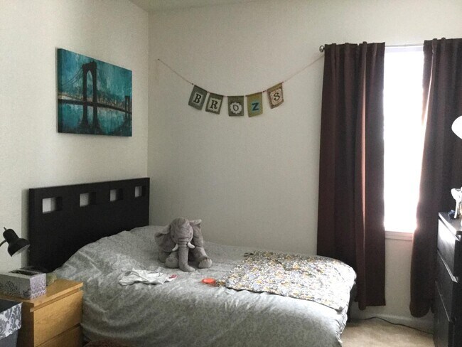 Building Photo - 6 Dockside Cir