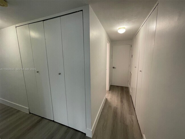 Building Photo - 7441 Wayne Ave