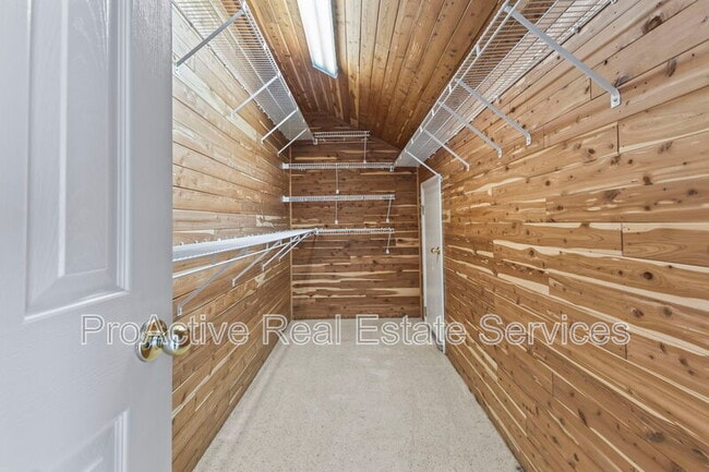 Building Photo - 9468 Bay Front Dr