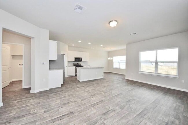 Building Photo - 1513 Fort Dessau Rd