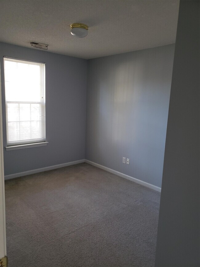 Building Photo - 9824 Aaronda Ct