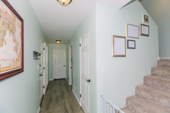 Building Photo - 202 Noke St